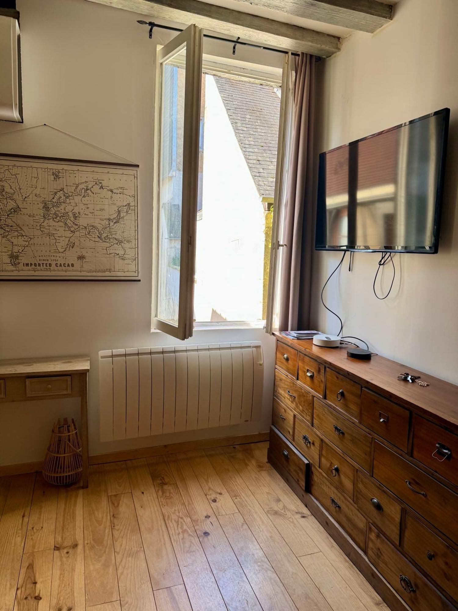 L Atypique De Bourbonnoux Apartment Bourges Bagian luar foto