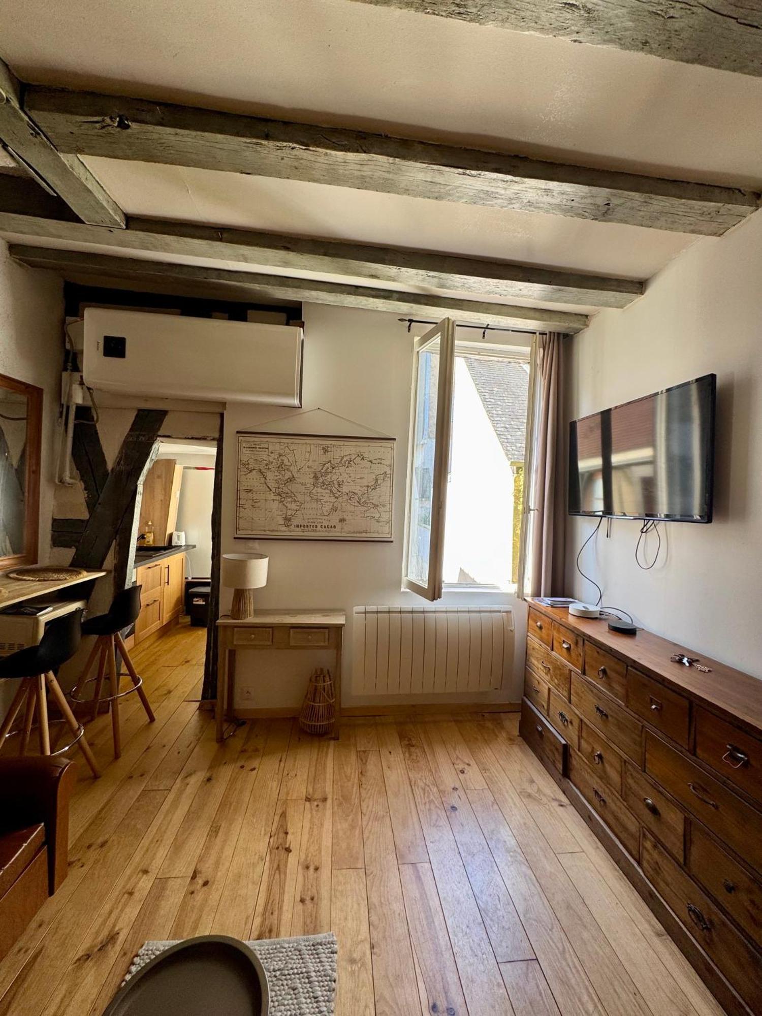L Atypique De Bourbonnoux Apartment Bourges Bagian luar foto